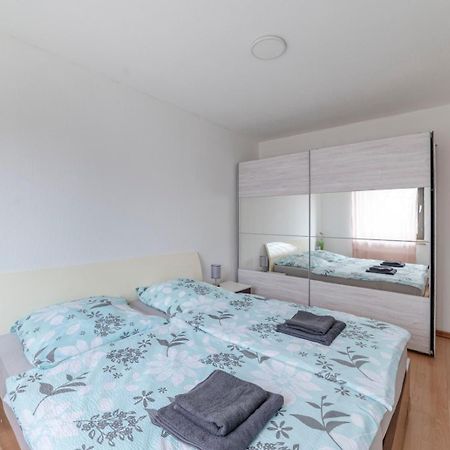 Schoene, Moeblierte Wohnung Mit Balkon Und Tiefgarage ดุสเซลดอร์ฟ ภายนอก รูปภาพ