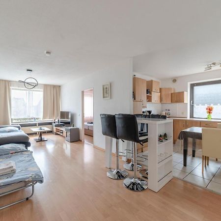 Schoene, Moeblierte Wohnung Mit Balkon Und Tiefgarage ดุสเซลดอร์ฟ ภายนอก รูปภาพ