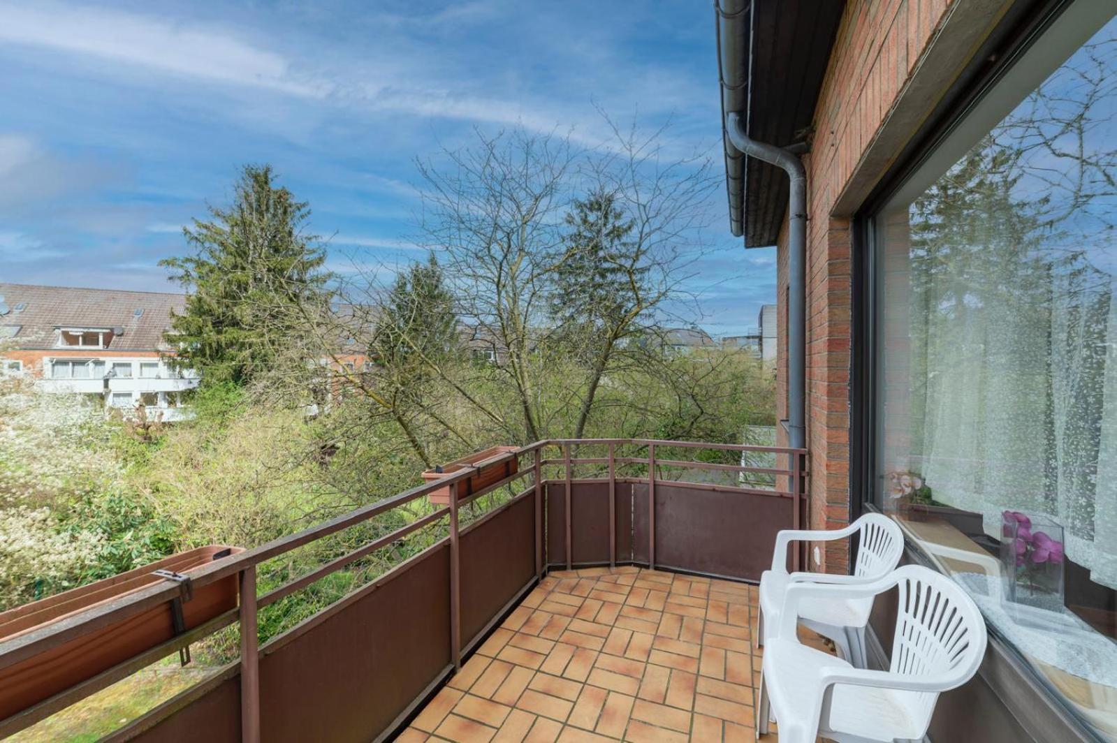 Schoene, Moeblierte Wohnung Mit Balkon Und Tiefgarage ดุสเซลดอร์ฟ ภายนอก รูปภาพ