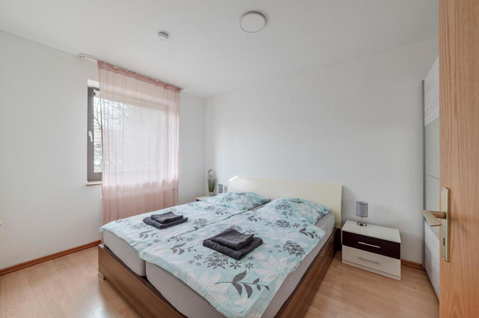 Schoene, Moeblierte Wohnung Mit Balkon Und Tiefgarage ดุสเซลดอร์ฟ ภายนอก รูปภาพ