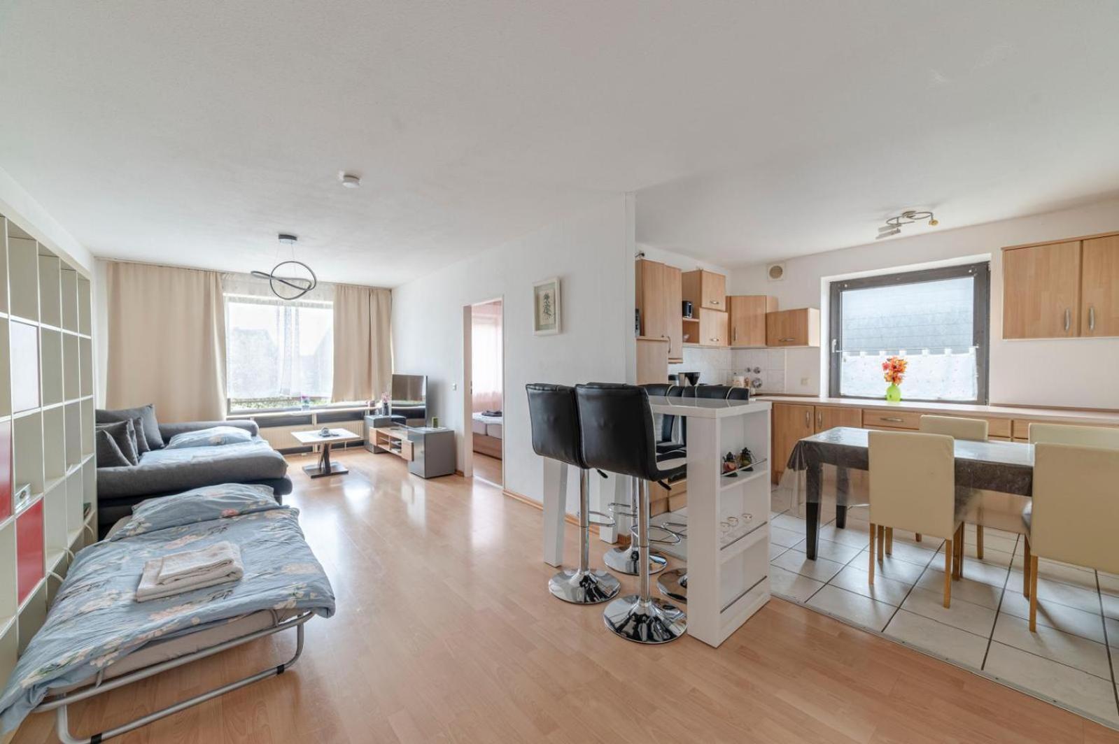 Schoene, Moeblierte Wohnung Mit Balkon Und Tiefgarage ดุสเซลดอร์ฟ ภายนอก รูปภาพ